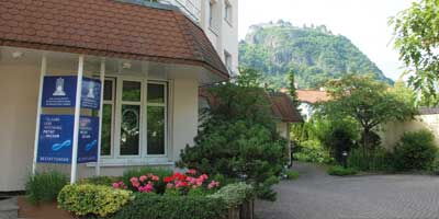 Gebäude von Bestattungen Decker